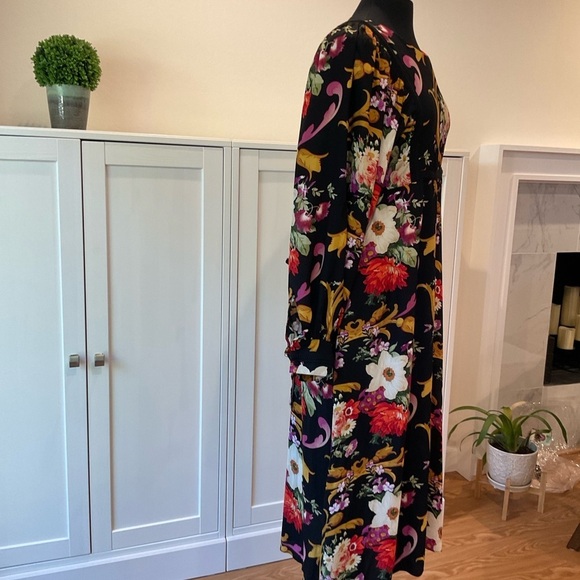 Floral Black Midi Dress - Picture 7 of 16